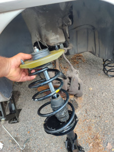 Photo de galerie - Remplacement amortisseur et coupelle neuve