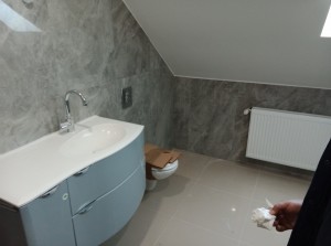 Photo de galerie - Installation meuble vasque WC suspendu  