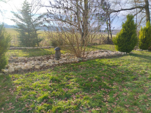 Photo de galerie - Désherbage et pose de pierre 