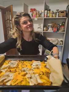 Photo de galerie - Je peux vous aider dans votre vie de tout les jours ! Aide à la cuisine, aux courses, livraisons, balade, de belles discutions.... Au plaisir de vous lire afin d'échanger avec vous !