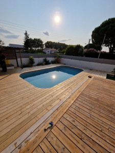 Photo de galerie - Terrasse bois autour piscine 