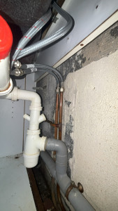 Photo de galerie - Dépannage d’urgence sur une installation avec un flexible qui a lâcher intervention dans l’heure cliente satisfaite 