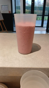 Photo de galerie - Réalisation d'un smoothie pour une baby shower