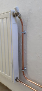 Photo de galerie - Pose de radiateurs avec tuyauterie en cuivre