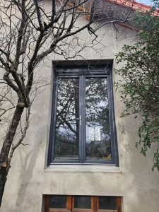 Photo de galerie - Pose d'une fenêtre Monobloc (volet roulant intégré 