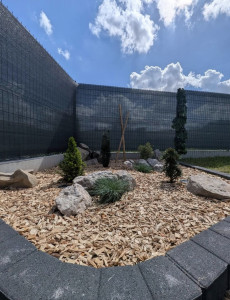 Photo de galerie - Plantation et paillage avec copeaux de bois
