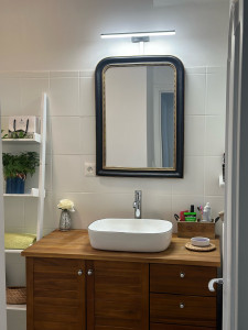 Photo de galerie - Installation vasque + robinet + miroir et applique