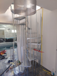 Photo de galerie - Spécialiste en pose d'escaliers hélicoïdaux et sur mesure.