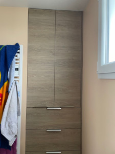 Photo de galerie - Exemple d’un meuble ajusté pour une salle de bain