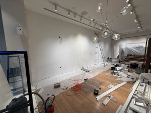 Photo de galerie - Traitement moisissure peinture et remontage meuble 