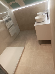 Photo de galerie - Rénovation salle de bains complète! douche italienne, pose de meuble double vasque!