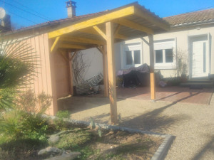 Photo de galerie - Carport semi ouvert et toiture en bac acier 