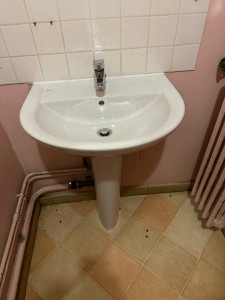Photo de galerie - Remplacement équipement sanitaire et réfection salle de bain 