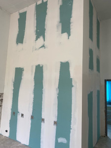 Photo de galerie - Bande a joint enduit pose charge et finition 