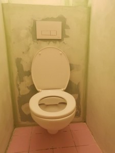 Photo de galerie - Installation d'un wc suspendu et ses évacuations. 