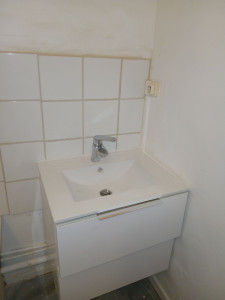 Photo de galerie - Pose de la vasque + carrelage 