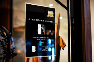 Photo de galerie - Affiche réalisé pour la Fnac dans le cadre de la promotion d'un Smartphone Samsung Galaxy 