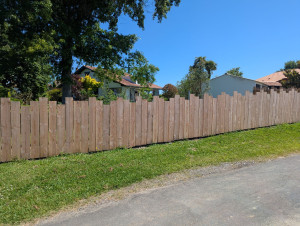 Photo de galerie - Clôture verticale en Douglas 