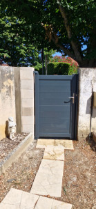 Photo de galerie - Démolition et création d'un nouveau poteaux en béton pour portillon