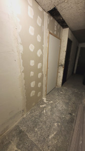 Photo de galerie - Cloison avec porte 