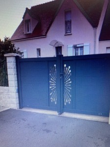 Photo de galerie - Pose de portail avec motorisation 