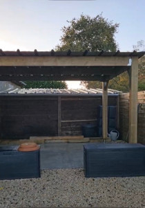 Photo de galerie - Abris pour mettre du bois de chauffage sur dalle en béton effectuer à l'avance 