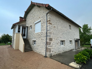 Photo de galerie - Réalisation d’un jointoiement de pierre 