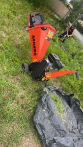 Photo de galerie - Broyage d'acacia 