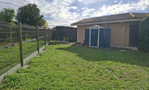 Photo de galerie - Pose de grillage rigide avec soubassement