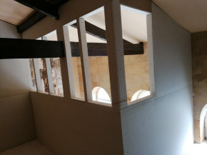 Photo de galerie - Finition sur ossature bois de la création de la pièce sur la mezzanine