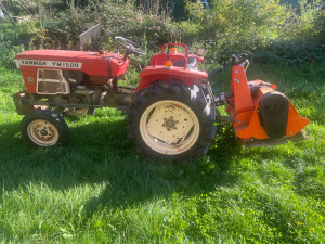 Photo de galerie - Microtracteur avec tondobroyeur pour entretenir votre pelouse ou débroussaillervotre terrain