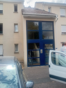 Photo de galerie - Nettoyage vitrerie 