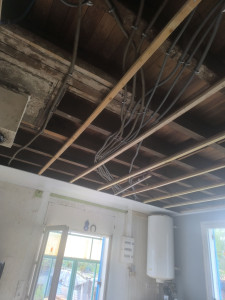 Photo de galerie - Commencement du plafond en PC