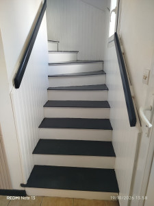 Photo de galerie - Cage escalier repeinte