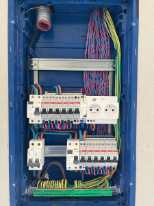 Photo de galerie - Pose tableau habitat en encastré 