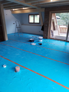 Photo de galerie - Masquage au sol plus peinture de la pièce murale