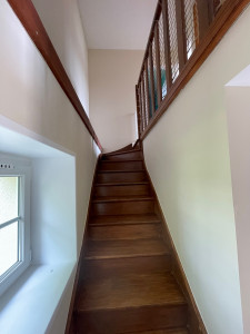 Photo de galerie - Mise en peinture cage d’escalier 