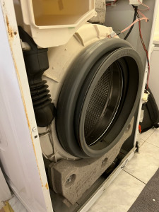 Photo de galerie - Démontage lave linge Whirlpool 