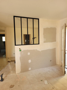 Photo de galerie - Réalisation d'une cloison placo avec la pose d'une verrière 