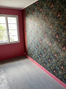 Photo de galerie - Pose de papier /pose moquette/peinture 