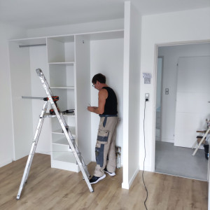 Photo de galerie - Je propose mes services multiples 
intérieur et extérieur 
travail soigné et de qualité 
règlement crcesu chèque emploi service 
donc déduction impôts 
0681156601