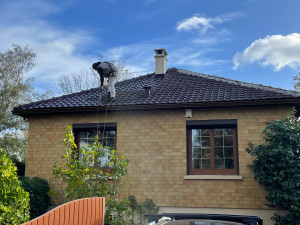 Photo de galerie - Rénovation toiture, pose de résine joint de faîtage