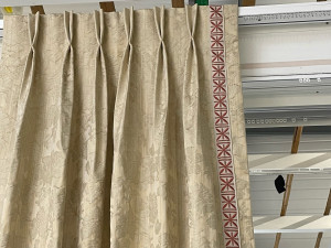 Photo de galerie - Rideaux plis pincés avec pose galon 