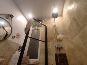 Photo de galerie - Salle de bain globale.
