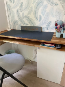 Photo de galerie - Création d’un bureau en bois sur mesure 