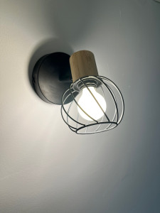 Photo de galerie - Luminaire mural dans un bureau 