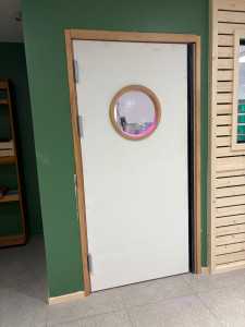 Photo de galerie - Pose d’une porte battante 