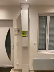 Photo de galerie - Gaine Technique Logement avec tableau électrique et coffret de communication.