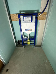 Photo de galerie - Installation support wc suspendu 