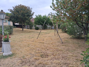 Photo de galerie - Tonte de pelouse chez un particulier à Frouzins.
